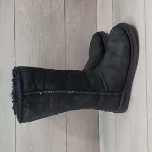 Ugg Australia Women 5815 Tall Leather Sheepskin Boots shoes sz 7